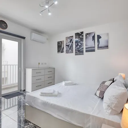 New - Top Floor Apartment In Marsaskala By Sf Homes Apartment