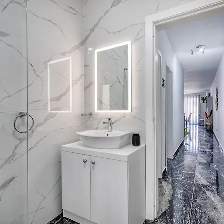 2 Bedroom In Mscala Apartment *