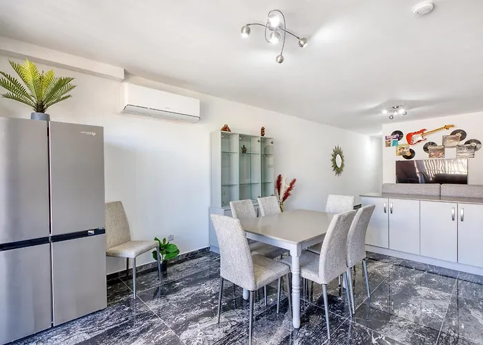 2 Bedroom In Mscala * Marsaskala